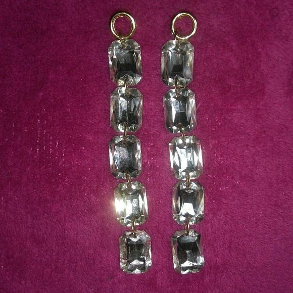 Fashion Nova Jewelry - Very pretty nickel free square diamond earrings
